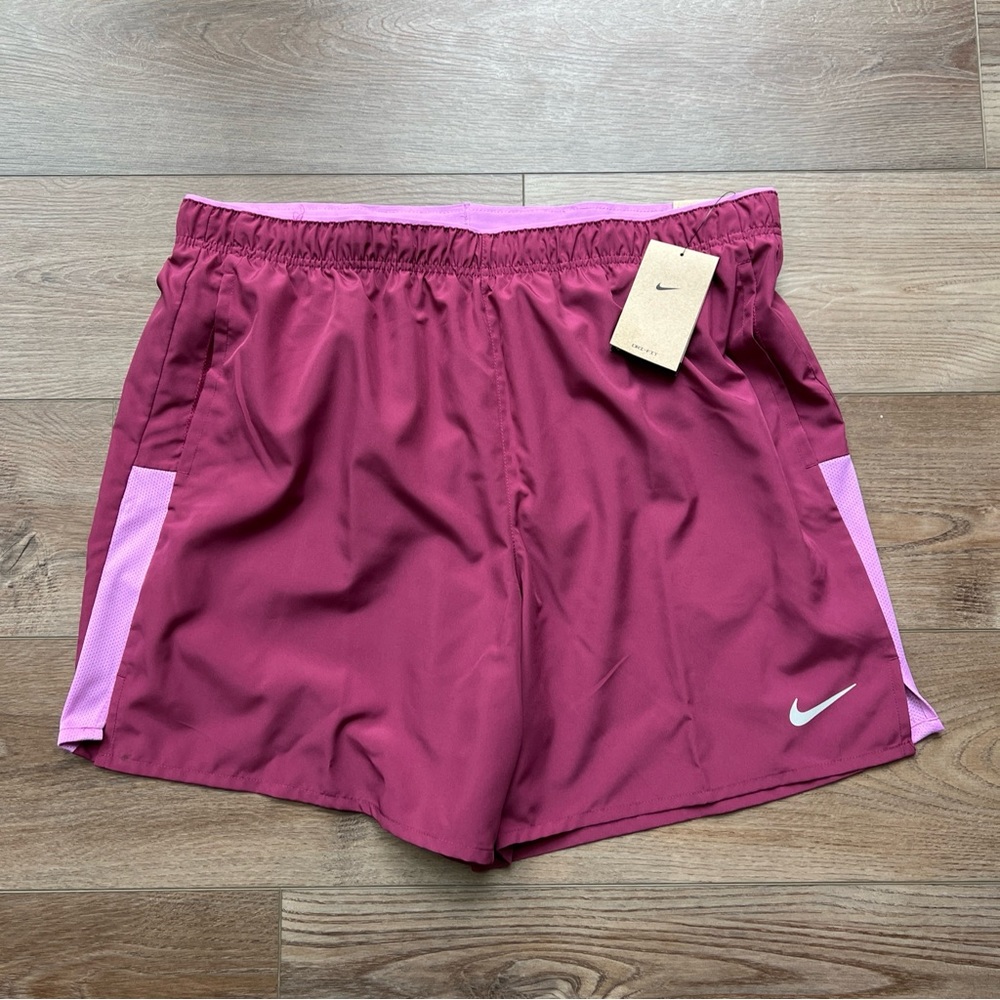 Nike Men's XL Dri-FIT Challenger 7" Lined Versatile Shorts Purple DV9359-653